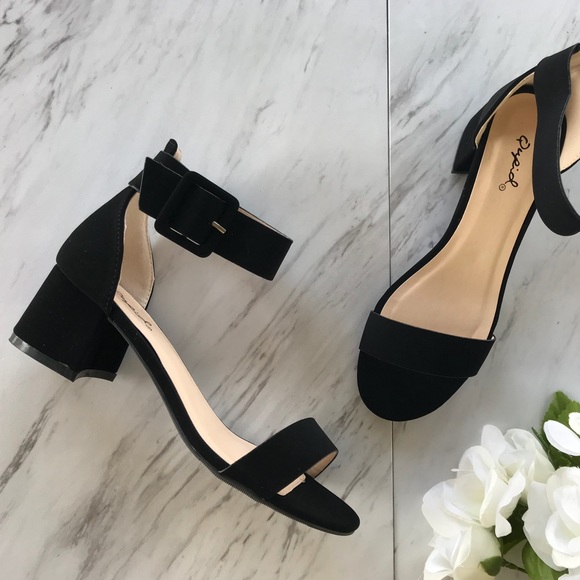 Shoes - Black One Band Heeled Sandal